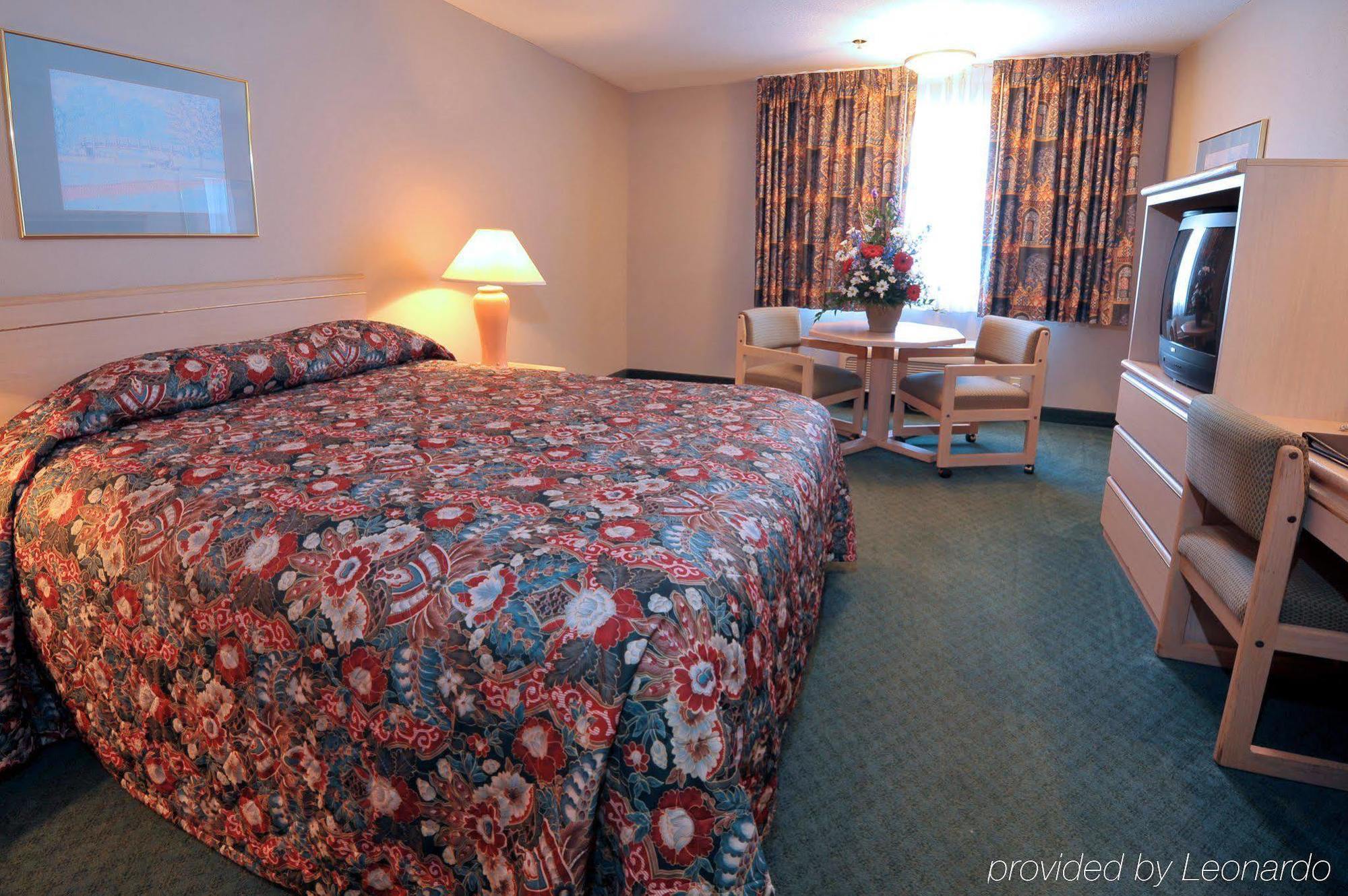 Shilo Inn Suites Hotel - Nampa Suites Quarto foto